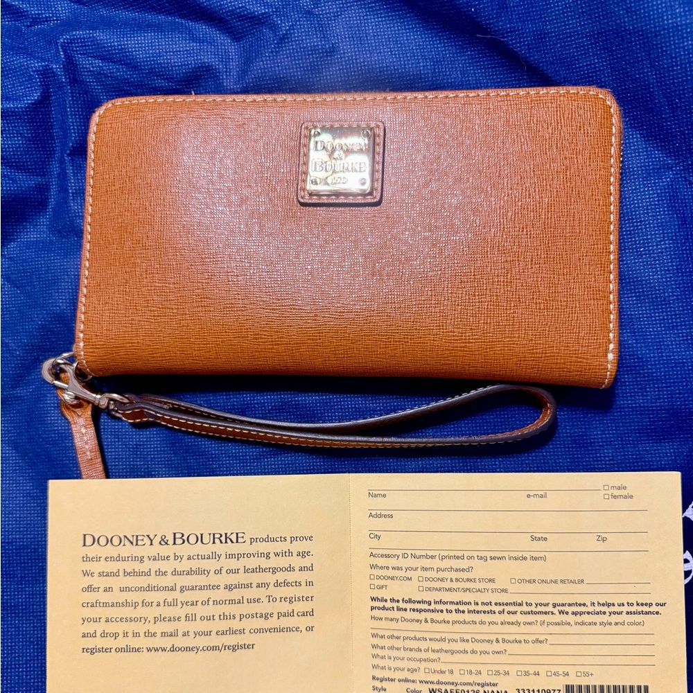 Dooney & Bourke Tan (Natural) Leather Tote w/matching Wallet - Picture 14 of 15